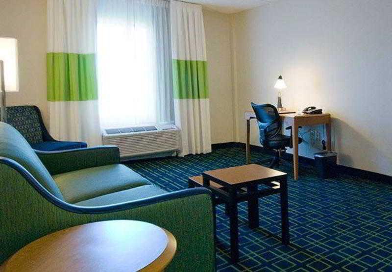 Fairfield Inn And Suites By Marriott Plainville Eksteriør billede